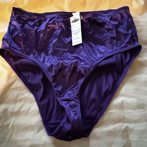 BRIEFS, NYLON SPANDEX PURPLE, SIZE 2X, MADE IN CANADA!, ADDITION ELLE, TAGS ON,